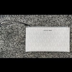 Michael Kors White and Black Wristlet